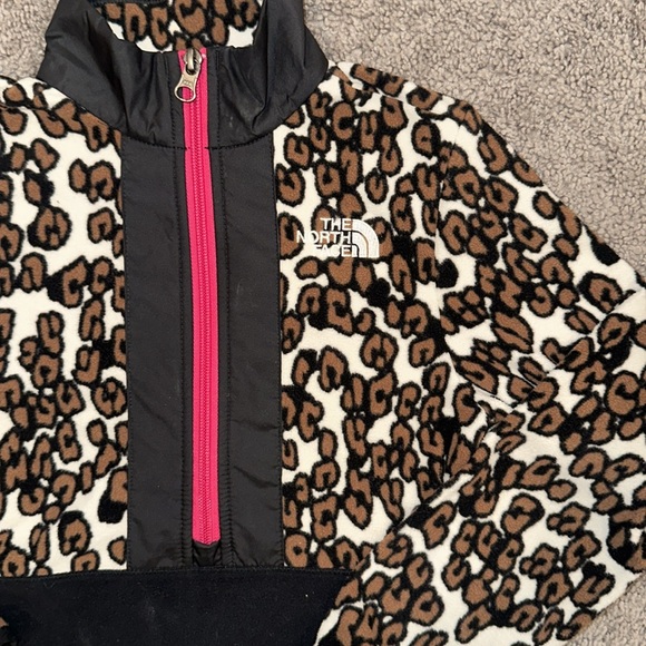 Girls North Face Sweater - Picture 2 of 4